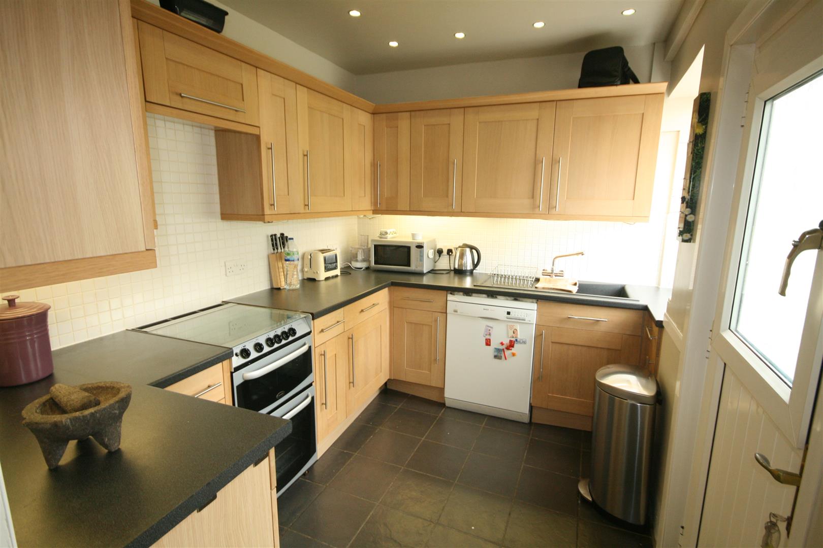4 bedroom end terrace house Let Agreed in Barnoldswick - 012.JPG